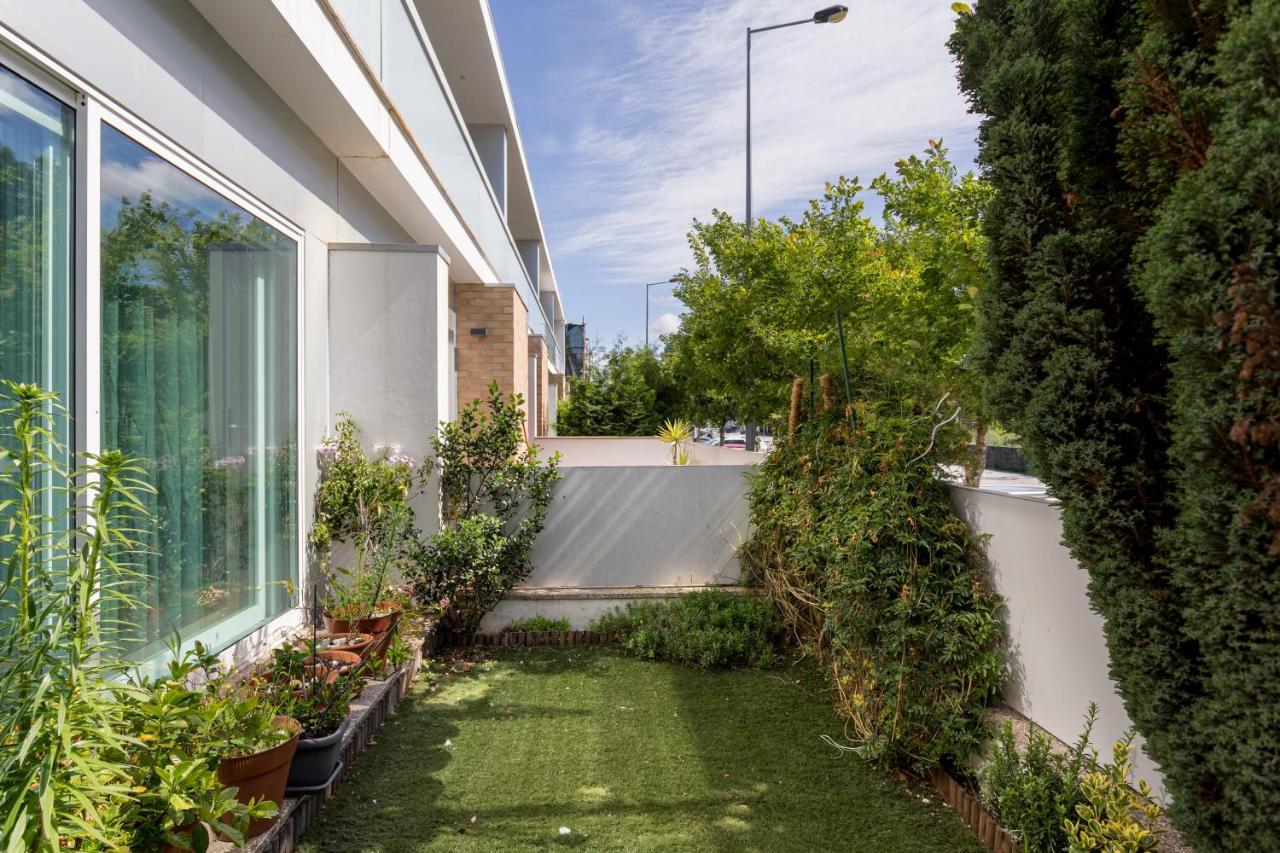 Joivy Sleek House Balcony & 2 Terraces In Porto Apartment Maia  Exterior photo